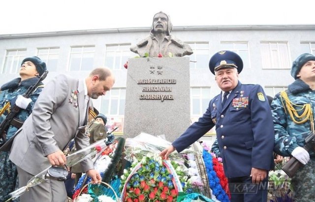 Оралда ұшқыш Николай Майдановқа арналған ескерткіш ашылды