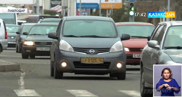 Ішімдік ішіп көлік жүргізген полиция подполковнигін Павлодар соты үш жылға жүргізуші куәлігінен айырды