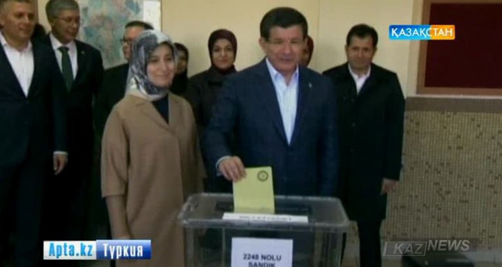 Бүгін Түркияда кезектен тыс парламент сайлауы болды (ВИДЕО)