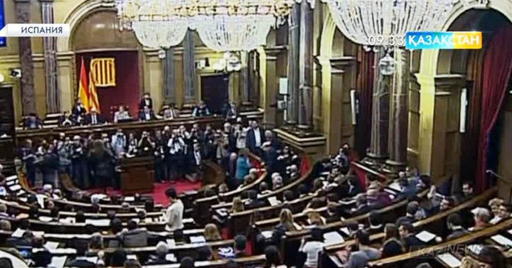 Парламент тәуелсіздік туралы қарар қабылдады