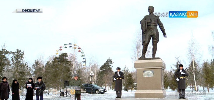 Көкшетаулықтар Мәлік Ғабдуллиннің  100 жылдығына орай батырдың рухына тағзым етті