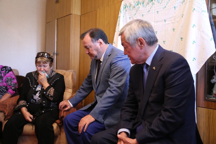 Ақтөбеде қаза тапқан бейбіт тұрғындардың жанұяларына 1 млн теңгеден төленеді