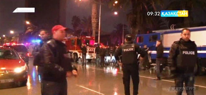 Тунисте президенттің күзет қызметкерлері мінген автобус жарылып, 11 адам қаза тапқан