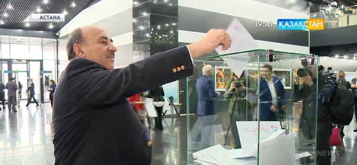 Мемлекет басшысы қол қойған «Қайрымдылық туралы» Заң  бүгіннен бастап күшіне енді