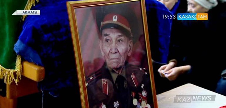 Алматы жұрты Қалмұқан Исабайды соңғы сапарға шығарып салды