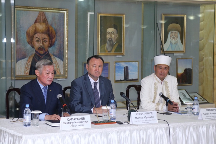 Б.Сапарбаев: Мешіттерде насихат жұмыстары күшейтілуі тиіс 