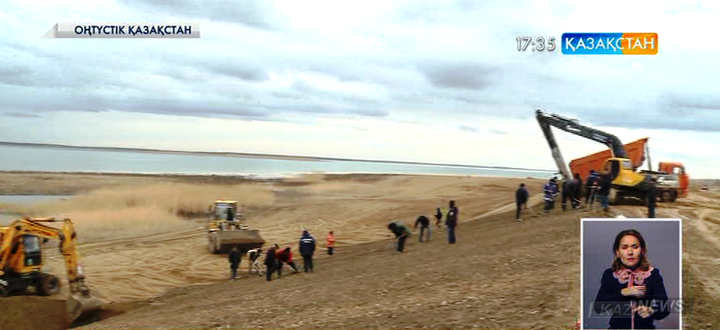 Шардара су қоймасын жағалай бөгет пен жол салынды