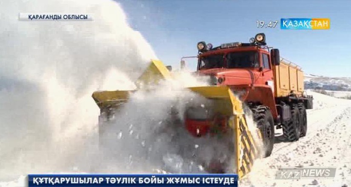 Үздіксіз соққан боран республикалық бірнеше жолдың қатынасын үзді