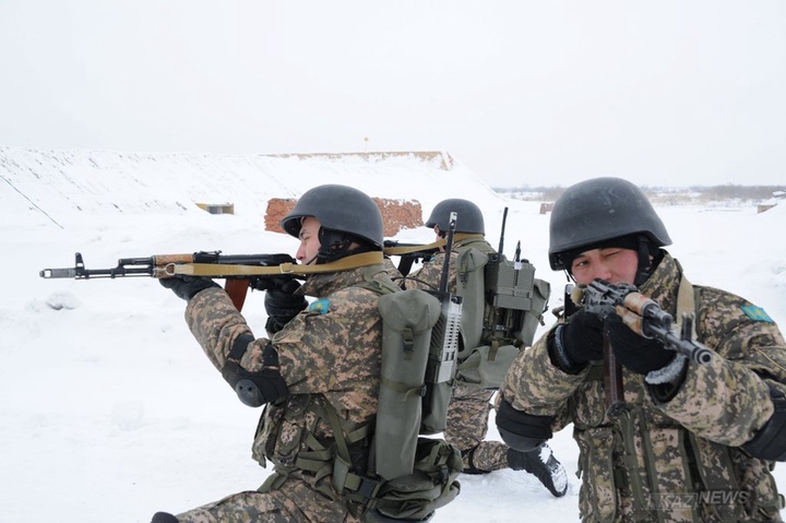 Қазақ  армиясы келісімшарт әскерлерімен толығып жатыр