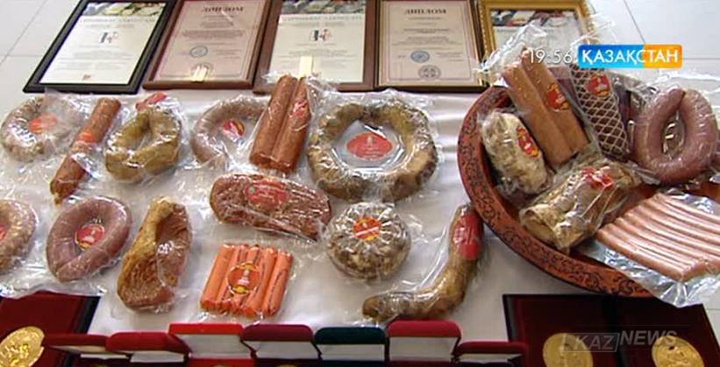 Елімізде алғаш рет түйе етінен шұжық жасалды