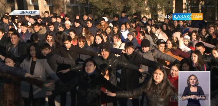 Оңтүстік Қазақстан облысында 30 мың жас бір мезетте таңғы жаттығу жасады