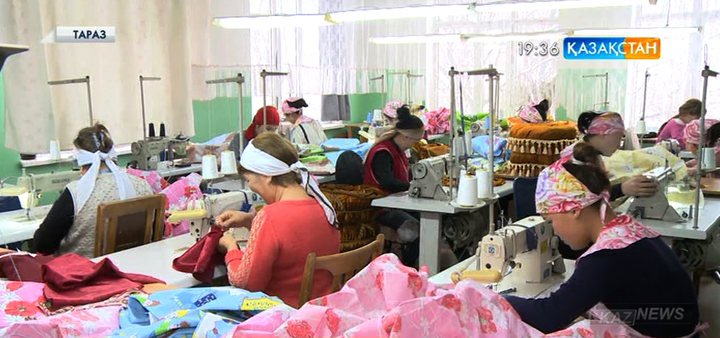 Таразда Түйе жүнінен жасалған көрпе-төсек, сәнді пальтолар мен сапалы жұмысшы киімдері шығарылады