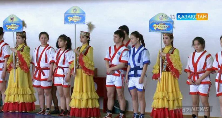 Көкшетауда 1999-2000 жылдары туған ұлдар мен қыздар арасында қазақ күресінен ел біріншілігі басталды