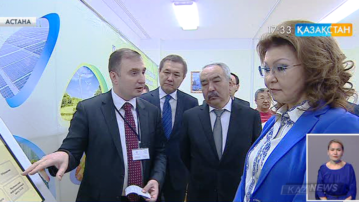 Дариға Назарбаева елордадағы 10 емхана мен кәсіптік техникалық колледжде болып, сала мамандарымен кездесті