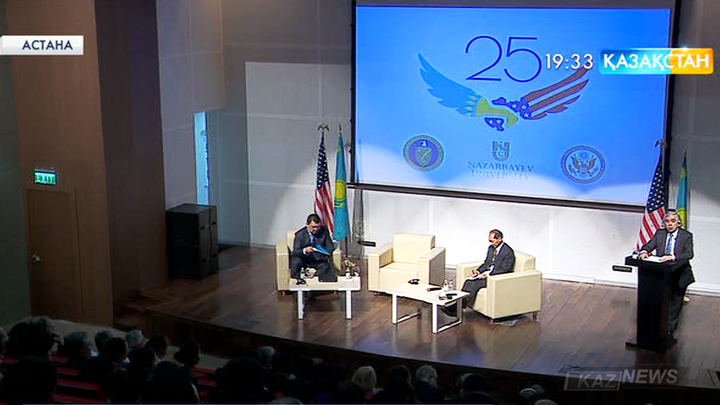 АҚШ-тың Энергетика министрі Назарбаев Университетінің студенттеріне лекция оқыды