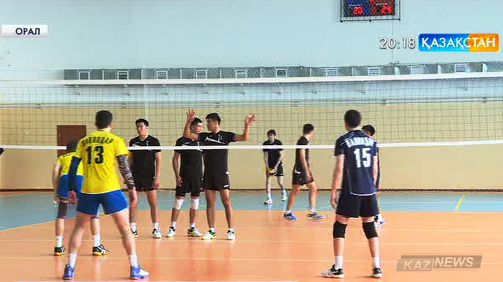 Оралда волейболдан жоғары лигадағы ерлер командалары арасында Қазақстан чемпионатының 4-тур ойындары өтуде