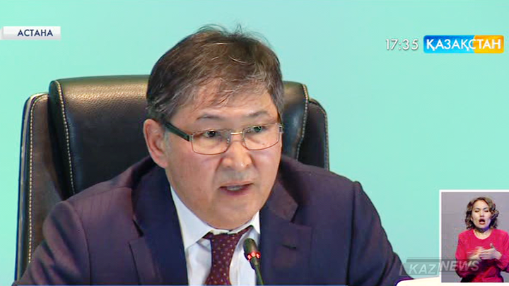 Білім және ғылым министрі Ерлан Сағадиев ЕҰУ-де халықпен есепті кездесу өткізді