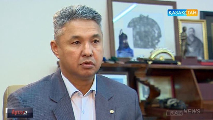 Студия қонағы – Азат Перуашев