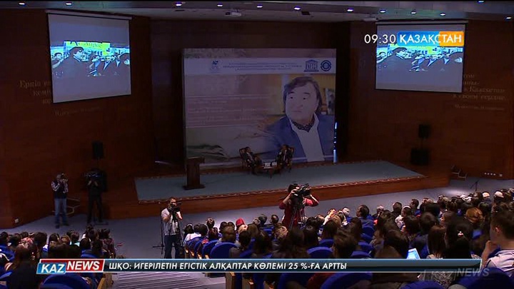 Олжас Сүлейменовке «Қазақстанның Еңбек Ері» атағы берілді