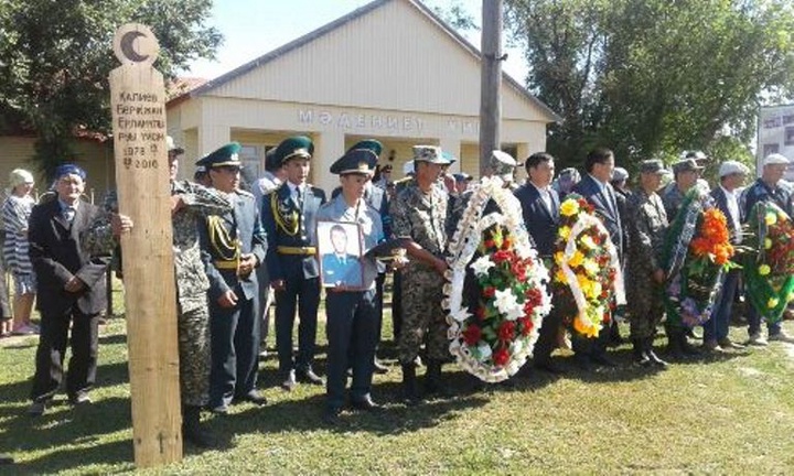 Батысқазақстандықтар Ақтөбеде ерлікпен қаза тапқан Б.Қалиевті соңғы сапарға шығарып салды