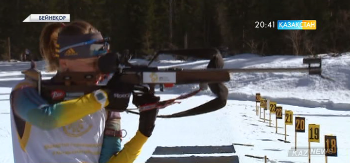 Г.Вишневская үздіктер қатарынан көрінді