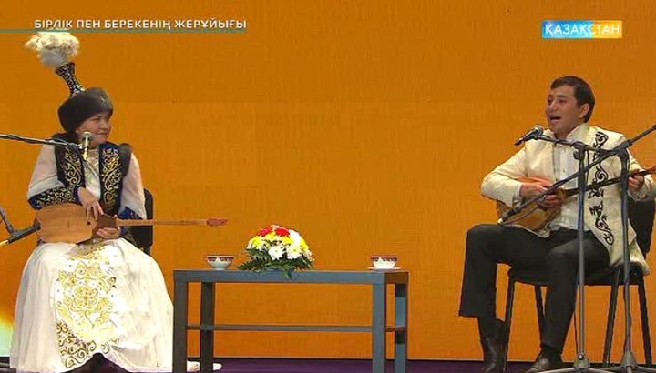 Мақсат Ақанов пен Жансая Мусинаның айтысы (ВИДЕО)