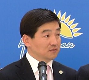 Бауыржан Байбек дәрігерлерді мерекемен құттықтады