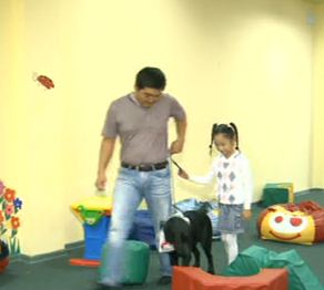 Атырауда балалар канис-терапия тәсілімен емделуде 