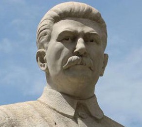 Сталиннің ескерткішін құлатты