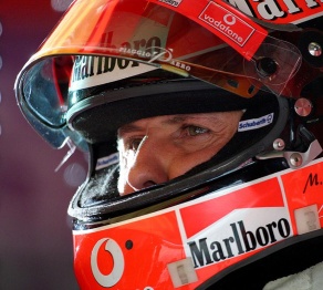 Михаэлю Шумахеру провели операцию по удалению части черепа