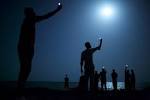 Снимок с африканскими мигрантами стал фотографией года на World Press Photo
