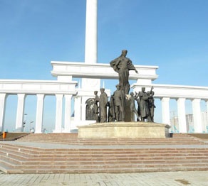 Астанадағы Тәуелсіздік алаңын «Мәңгілік ел» деп өзгерту ұсынылды