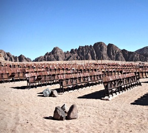 Шөл даладан кинотеатр табылды (ФОТО)