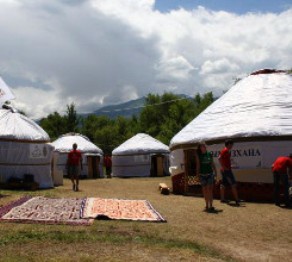 Алматыда «Киіз үй күні» атап өтілді