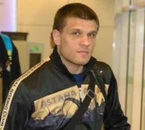 WSB. Сергей Деревянченко әзірбайжандық боксшыны техникалық нокаутпен жеңді