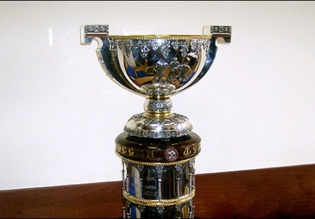 Кубок Братины выставили на всеобщее обозрение в центре Караганды