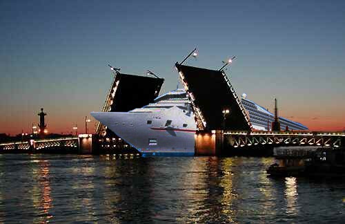 Екі тілде сөйлейтін робот Санкт-Петербургтегі көрмеге қойылды