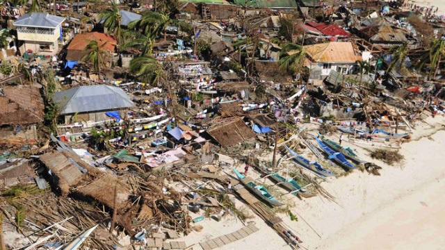 До 27 человек возросло число жертв тайфуна на Филиппинах