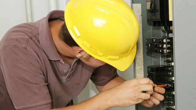 В Актау задержан вор, грабил квартиры под видом электрика