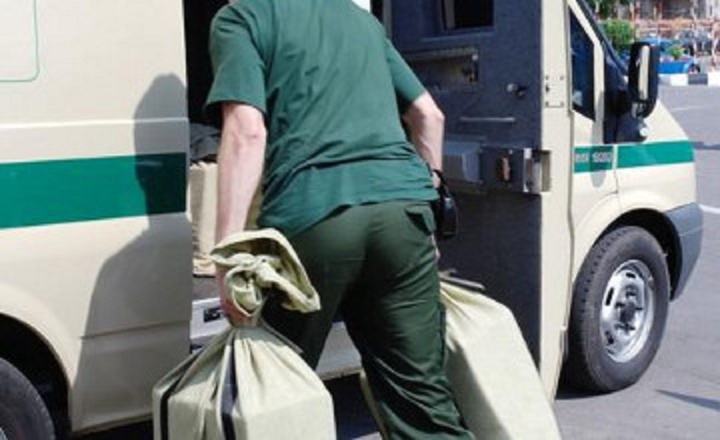 Астанада инкассаторға шабуыл жасалды