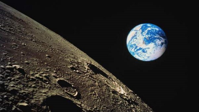 Китай запустит к Луне первый возвращаемый аппарат