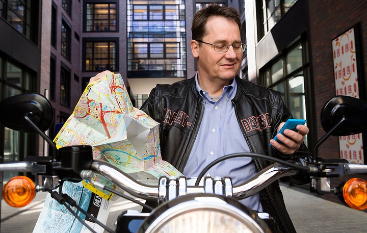 Nokia  компаниясы  басшыларының  бірі  қызметінен  кетеді