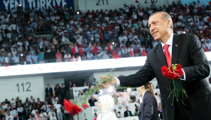 Реджеп Тайып Ердоған Түркия президенті қызметіне ресми түрде кірісті