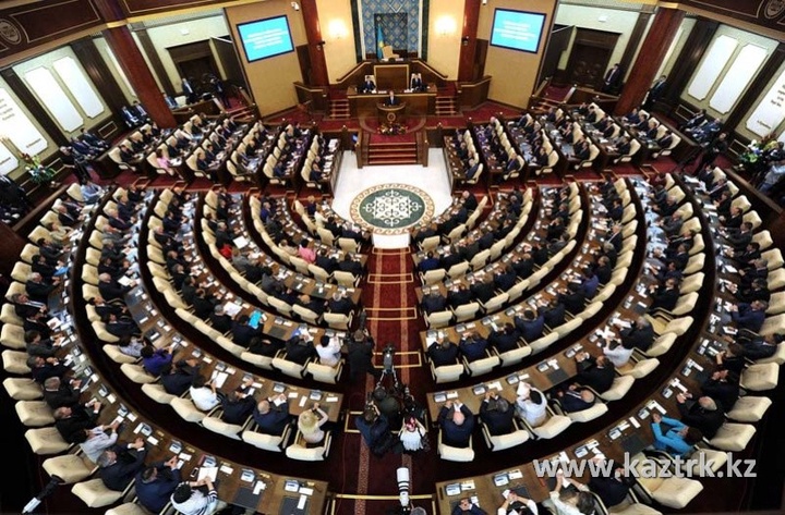 Парламенттің төртінші сессиясы ресми түрде ашылды