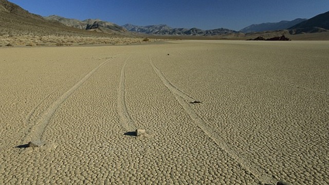 Раскрыт секрет движущихся камней в Долине смерти