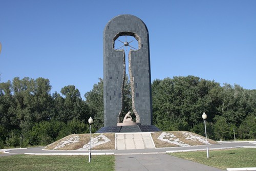 Семейде ядролық сынақтардан зардап шеккен адамдар үшін оңалту орталығы салынады