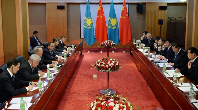 Главы Казахстана и Китая рассмотрели ключевые направления сотрудничества