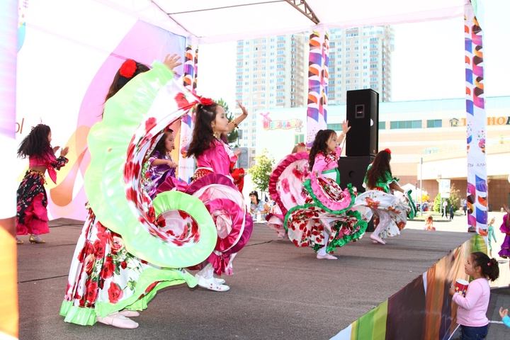 Алматыда 200 мыңнан астам адам қала күні мерекесіне қатысты