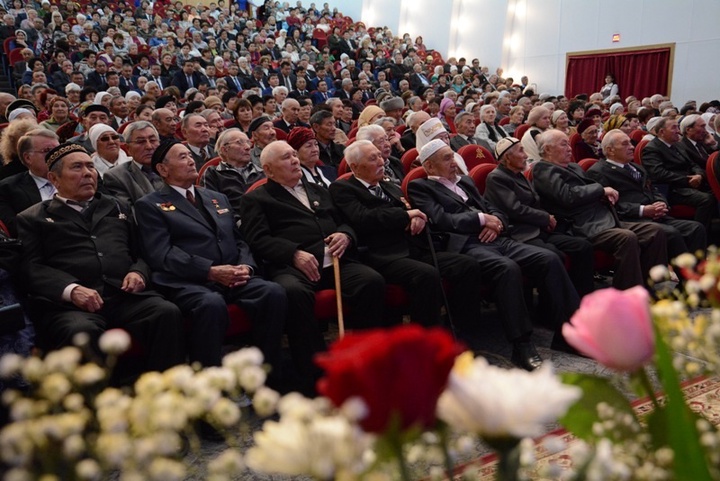 Ақмола облысының әкімі қарияларға құрмет көрсетті