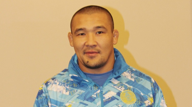 Азия ойындарының жүлдегері Дәулет Шабанбайға пәтер кілті табыс етілді